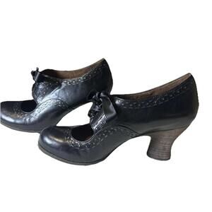 Naya Jada Mary Jane  Leather Satin Heel Shoes Size 9W Anthropologie Goth Witchy